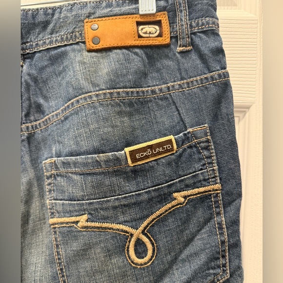 VTG Y2K Ecko Unlimited Baggy Jean Shorts Size 34. Embroidered. - Picture 3 of 5